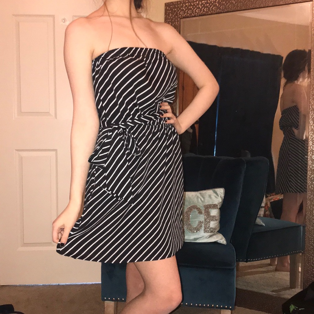 Strapless mini dress w/pockets
